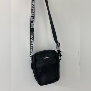 Supreme Shoulder Bag SS18